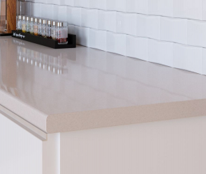 Семолина бежевая глянец