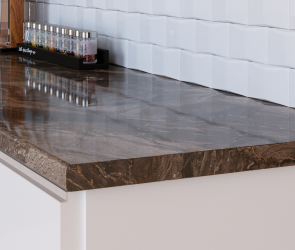 Мрамор бергамо темный глянец